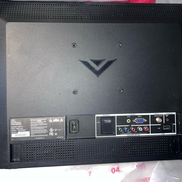 Vizio E241i-A1 is a 24-inch LCD HDTV with a native resolution of 1920x1080 - Picture 8 of 9